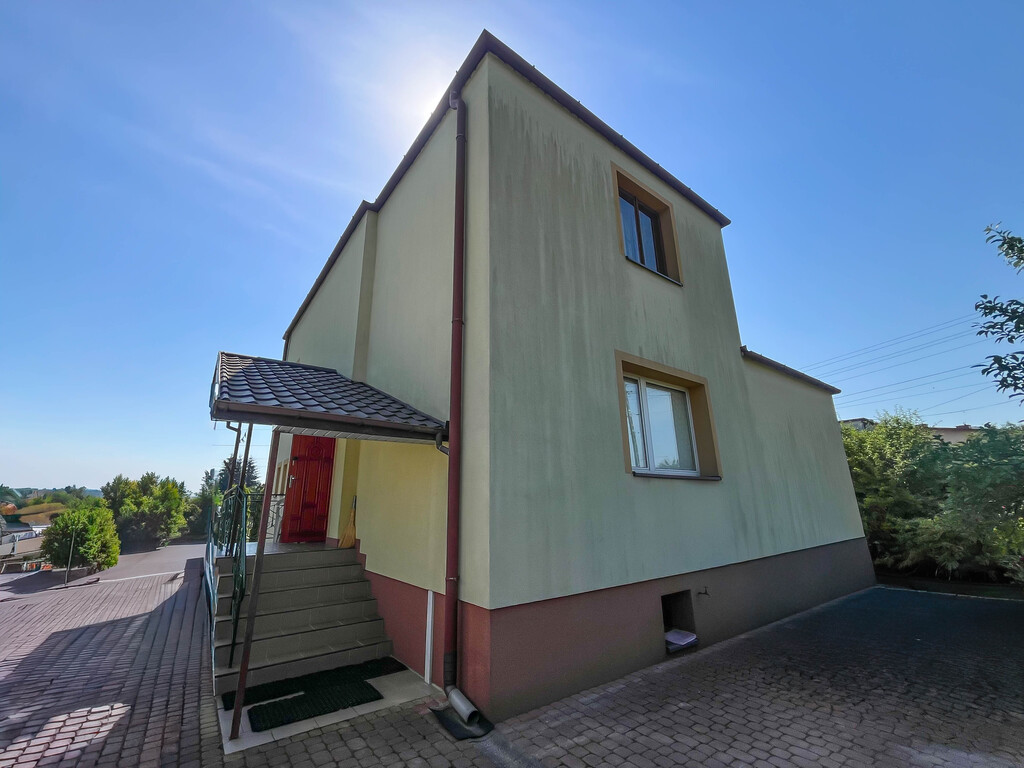 Dom piętrowy 122,4m2 działka 997m2 ul.Konopnickiej