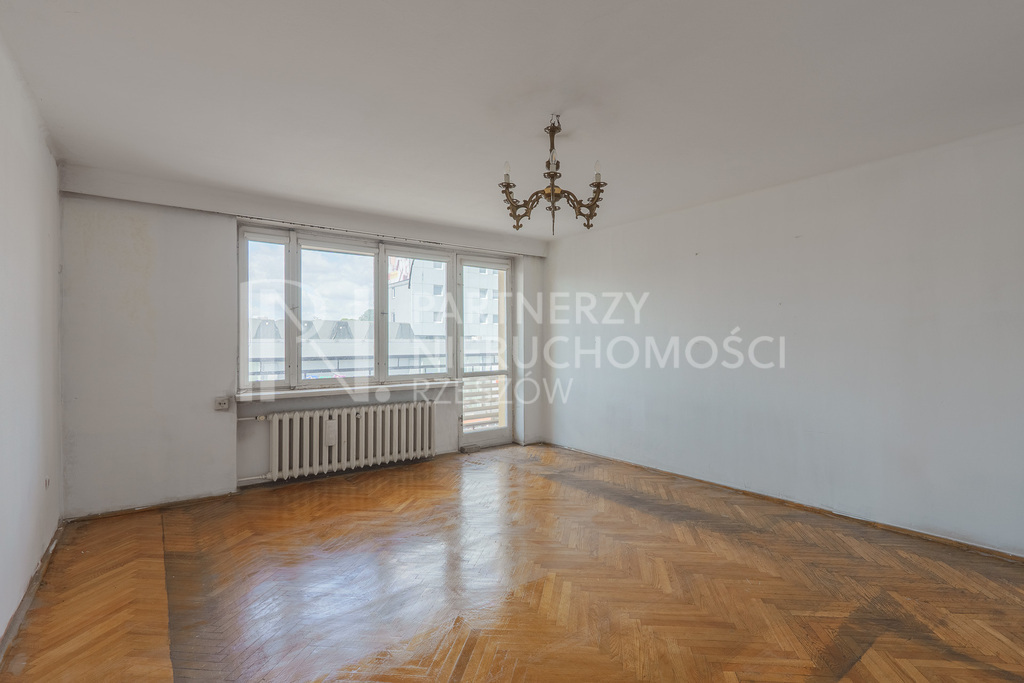 CENTRUM - 3 Pokojowe Mieszkanie z Potencjałem !