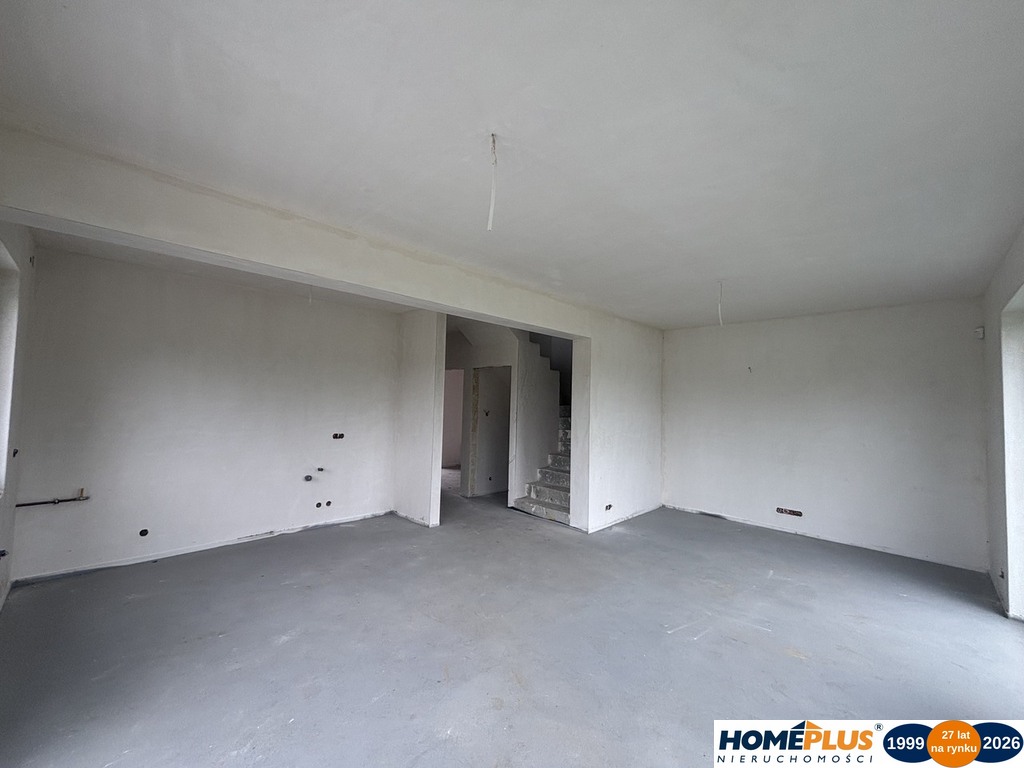 5 pokojowy bliźniak z garażem i działką 670 m2