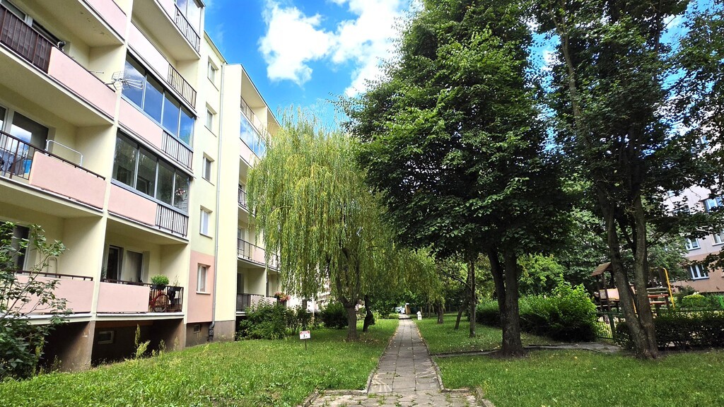 Spółdz.-własn. 4.pokoje na parterze z balkonem