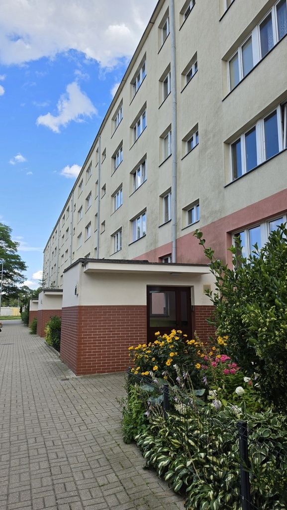 Spółdz.-własn. 4.pokoje na parterze z balkonem