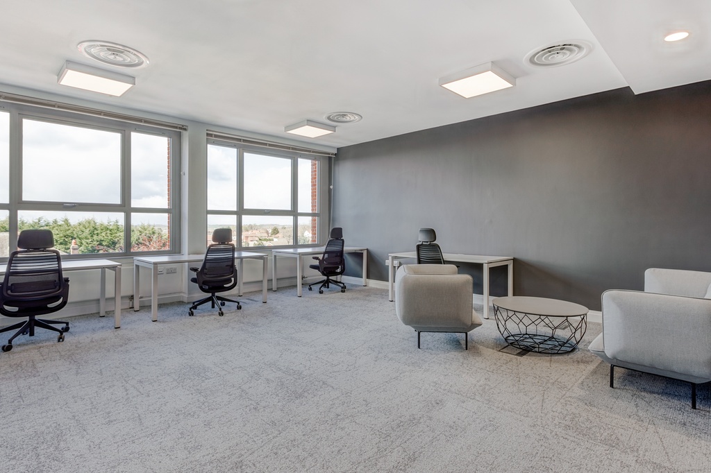 Przestrzeń do pracy dla 3-4 osób w Regus Skylight