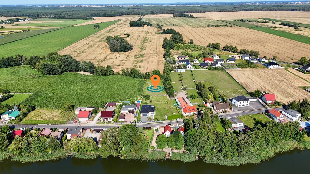 Urokliwa miejscowość nad jeziorem | działka z WZ