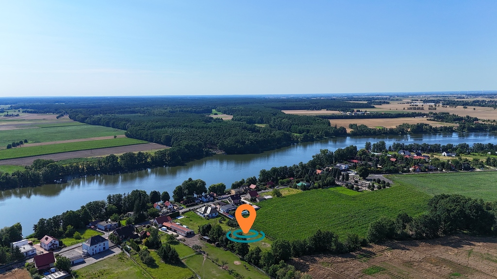 Urokliwa miejscowość nad jeziorem | działka z WZ