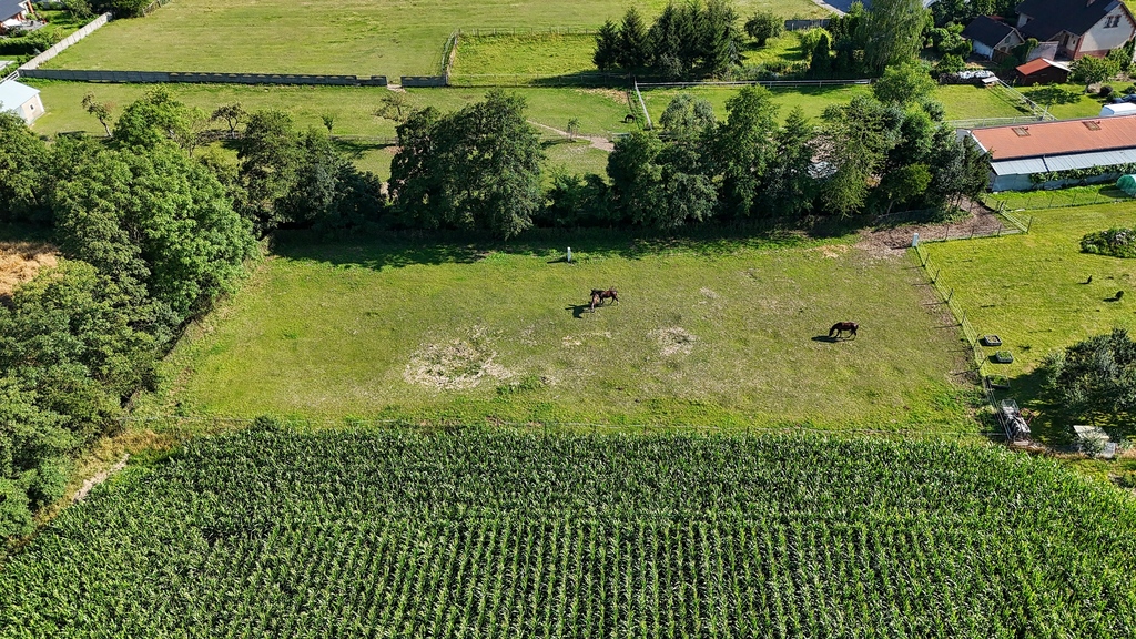 Urokliwa miejscowość nad jeziorem | działka z WZ