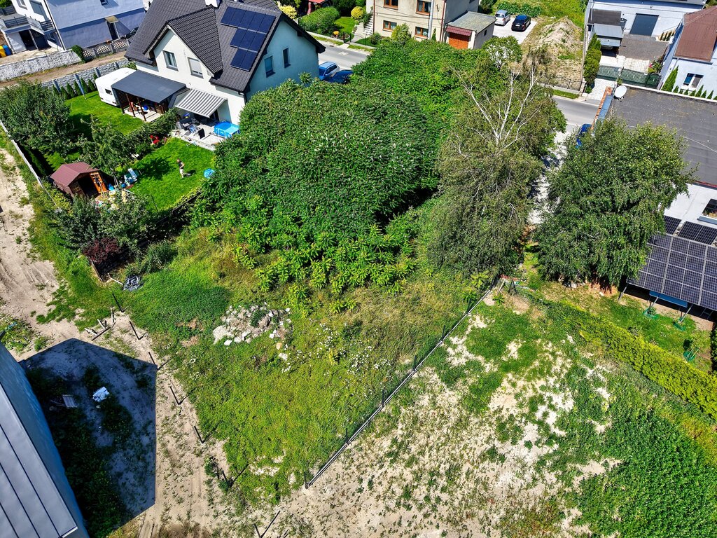 Dopiewiec: Działka 673m² | media | droga