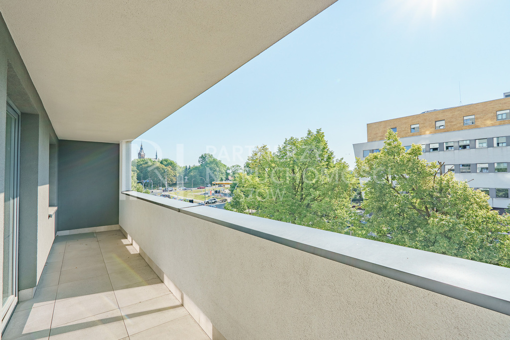 2 Pok z Oddzielną Kuchnia i Garażem - Skyres