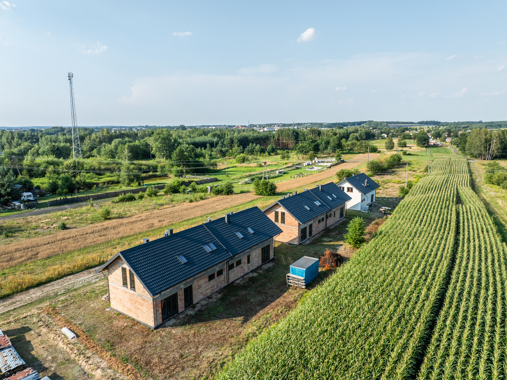 Nowoczesny dom w zabudowie szeregowej – 135,14 m²