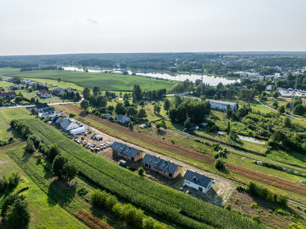 Nowoczesny dom w zabudowie szeregowej – 137,08 m²