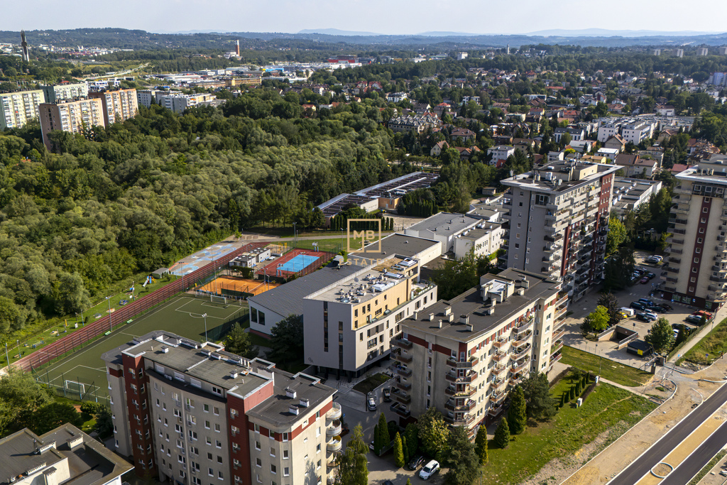 Przestronne i nowoczesne mieszkanie z balkonem