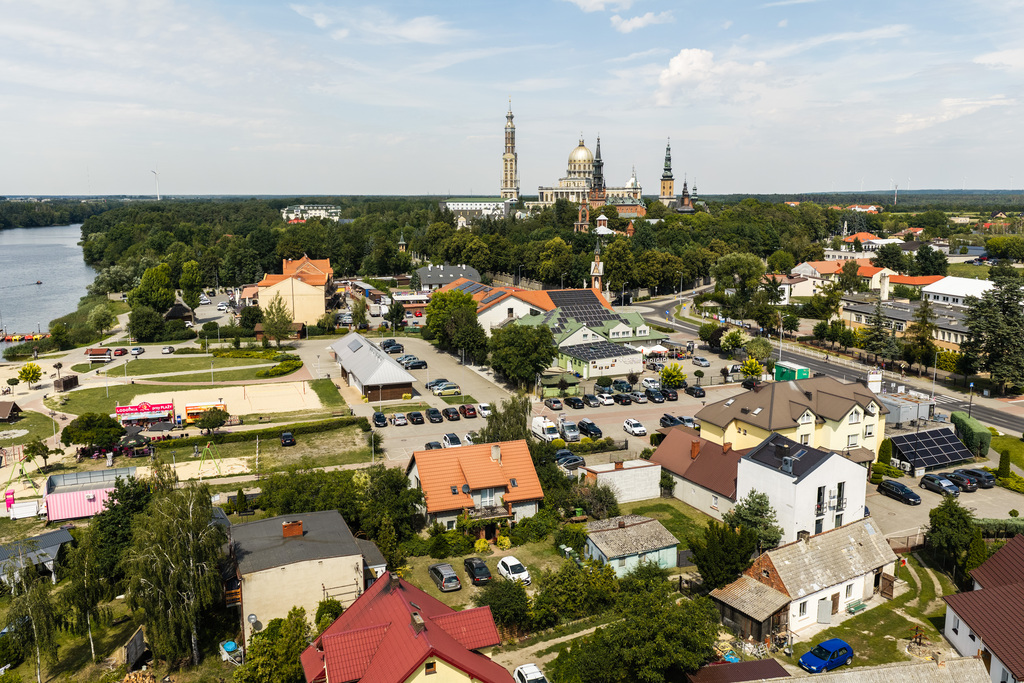 Licheń stary działka z domem 10 m od jeziora