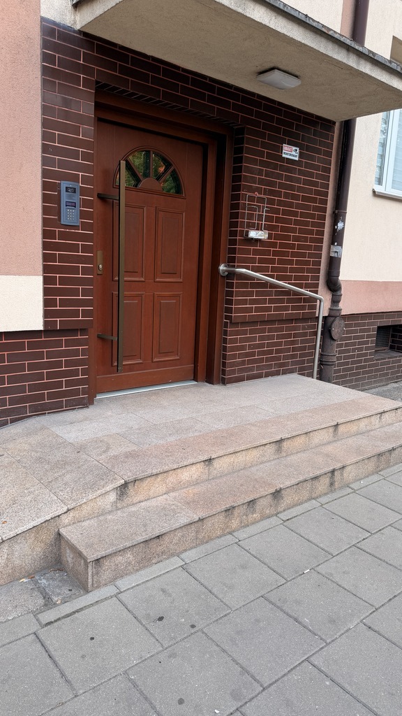 Przestronne, słoneczne 3 pokojowe  mieszkanie