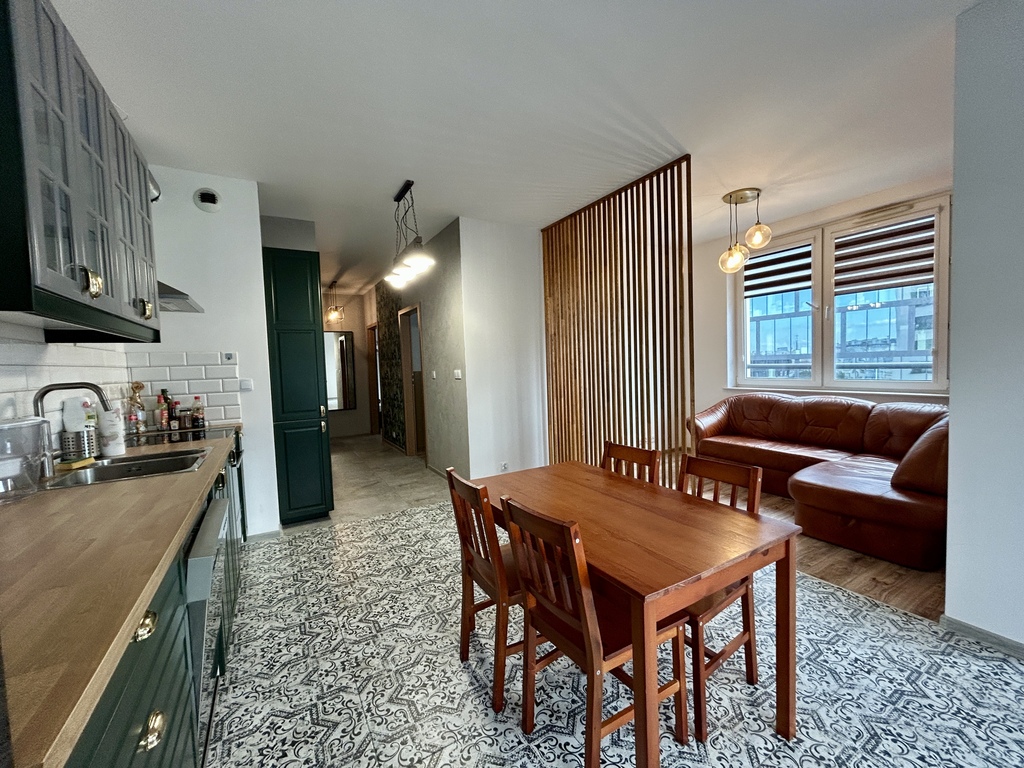 3 pokoje | 2 łazienki | balkon | Centrum