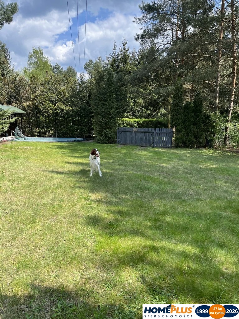 Domek z basenem za wałem Bugu przy plaży Arciechów