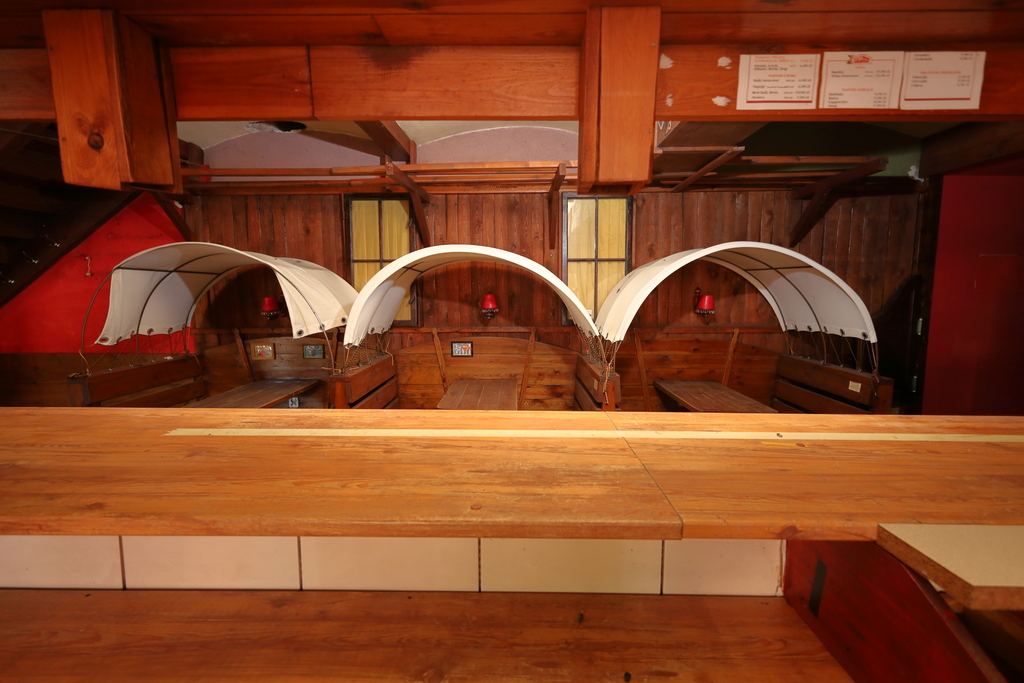 Lokal 235 m², dawny pub, możliwość usług