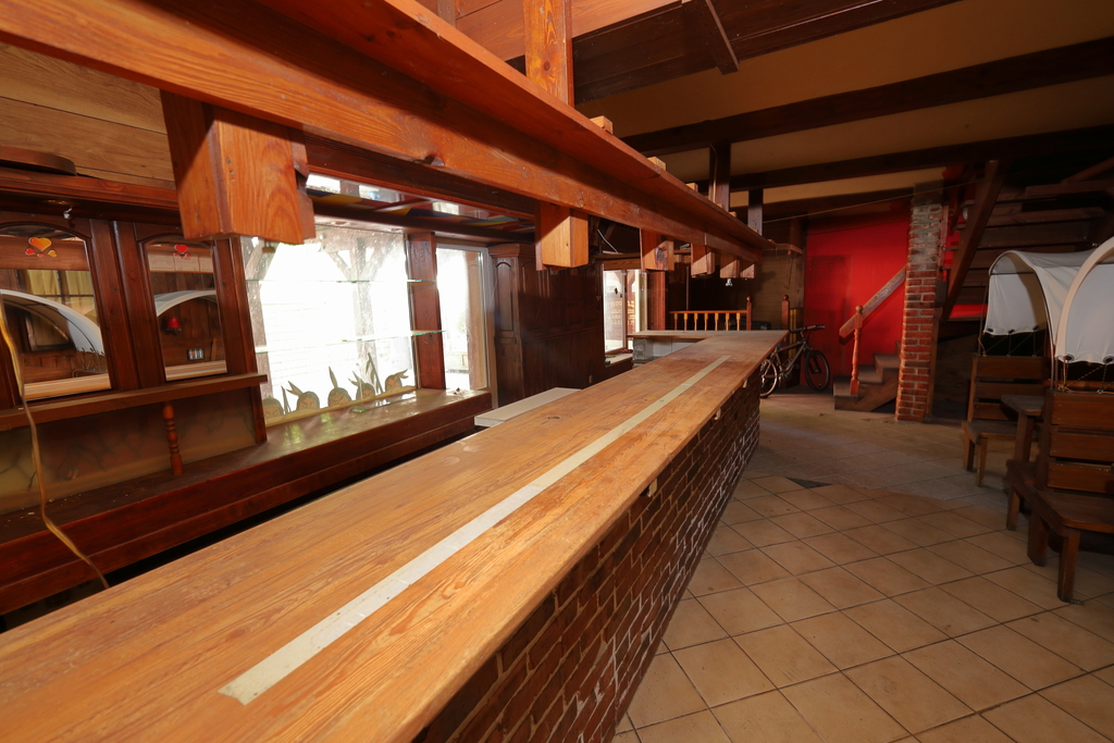 Lokal 235 m², dawny pub, możliwość usług