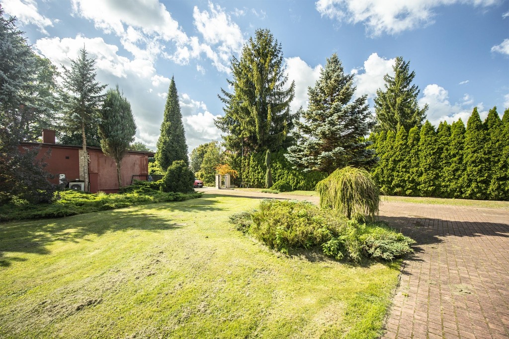 Obiekt usługowy 589m2 | Działka 2292m2