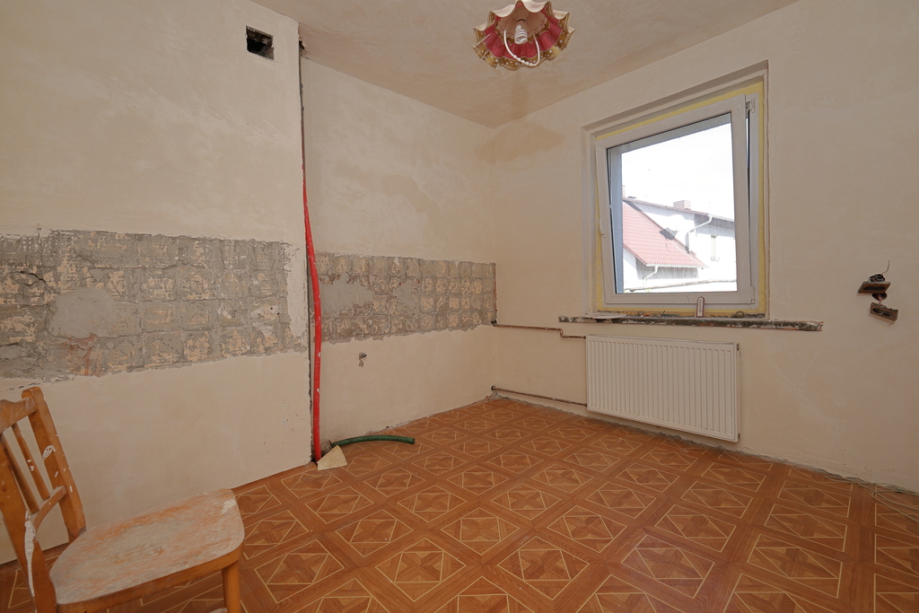 Dom szeregowy 220 m², dwa mieszkania, ogród, garaż