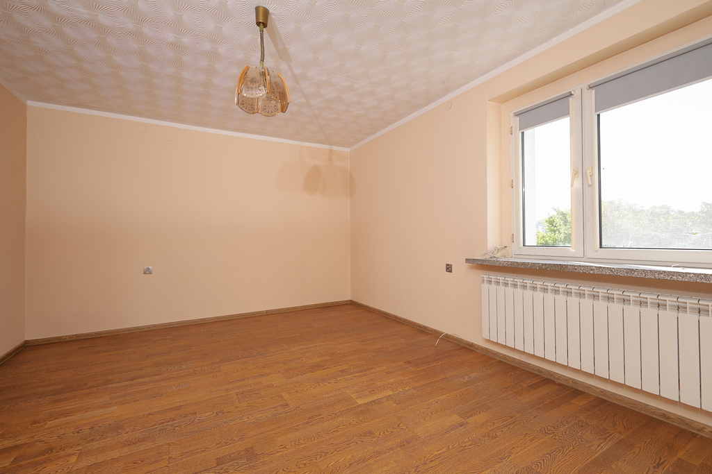 Dom szeregowy 220 m², dwa mieszkania, ogród, garaż