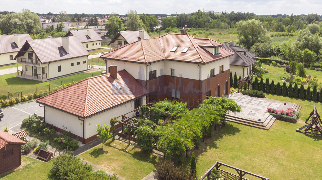 Przestronny nowoczesny dom 6 sypialni Wawer Zerzeń