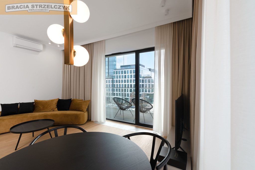 Złota . Apartament z widokiem. Taras. Garaż