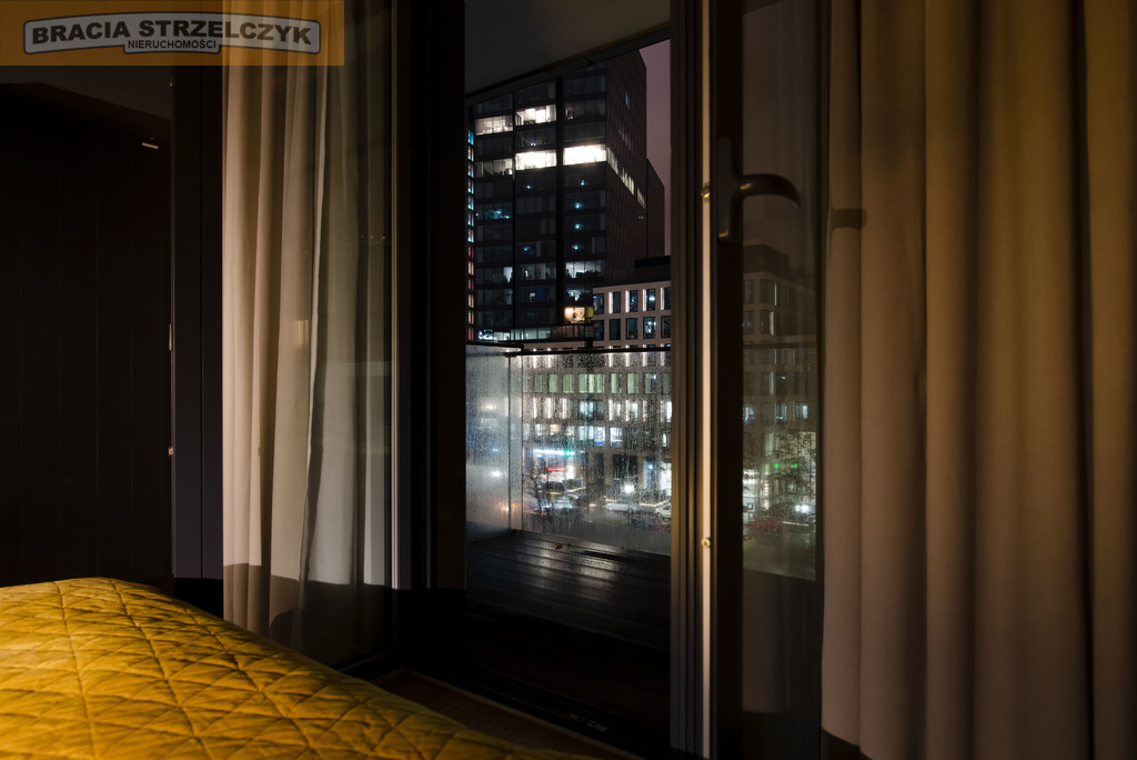 Złota . Apartament z widokiem. Taras. Garaż