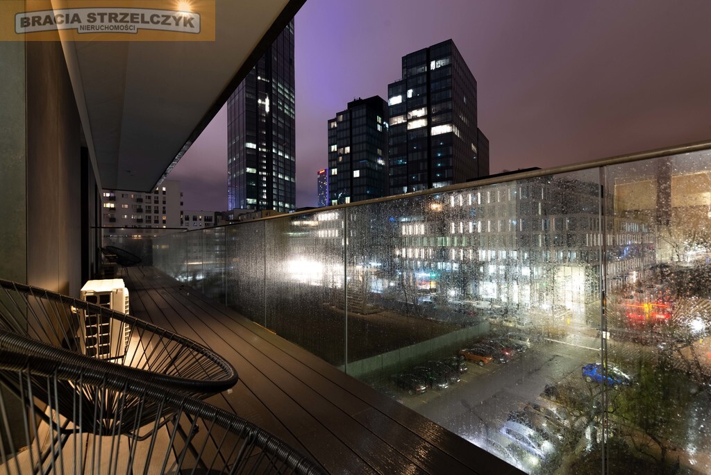 Złota . Apartament z widokiem. Taras. Garaż