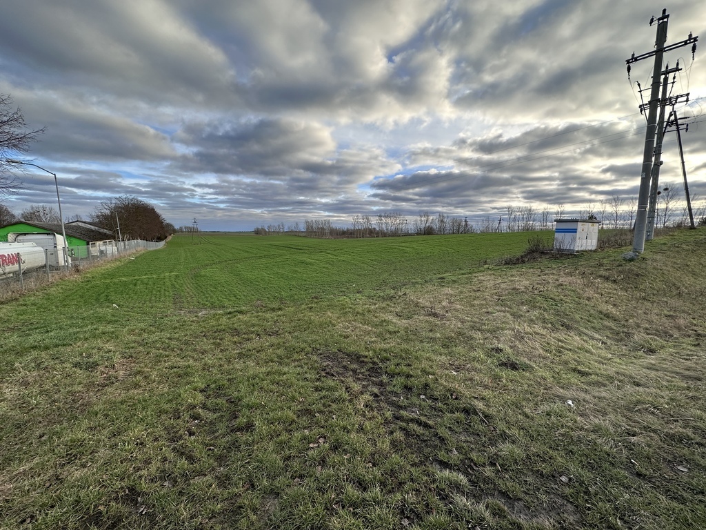 4,49 ha Kołbaskowo pod usługi, magazyny, składy