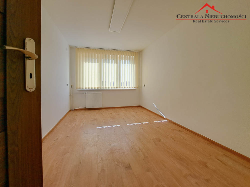 Lokale - 2 pokoje z własną łazienką, Mokre, 30m2.