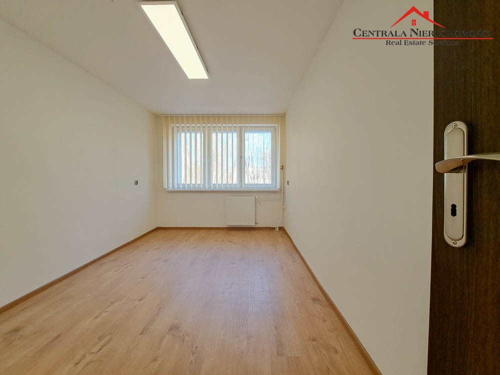 Lokale - 2 pokoje z własną łazienką, Mokre, 30m2.