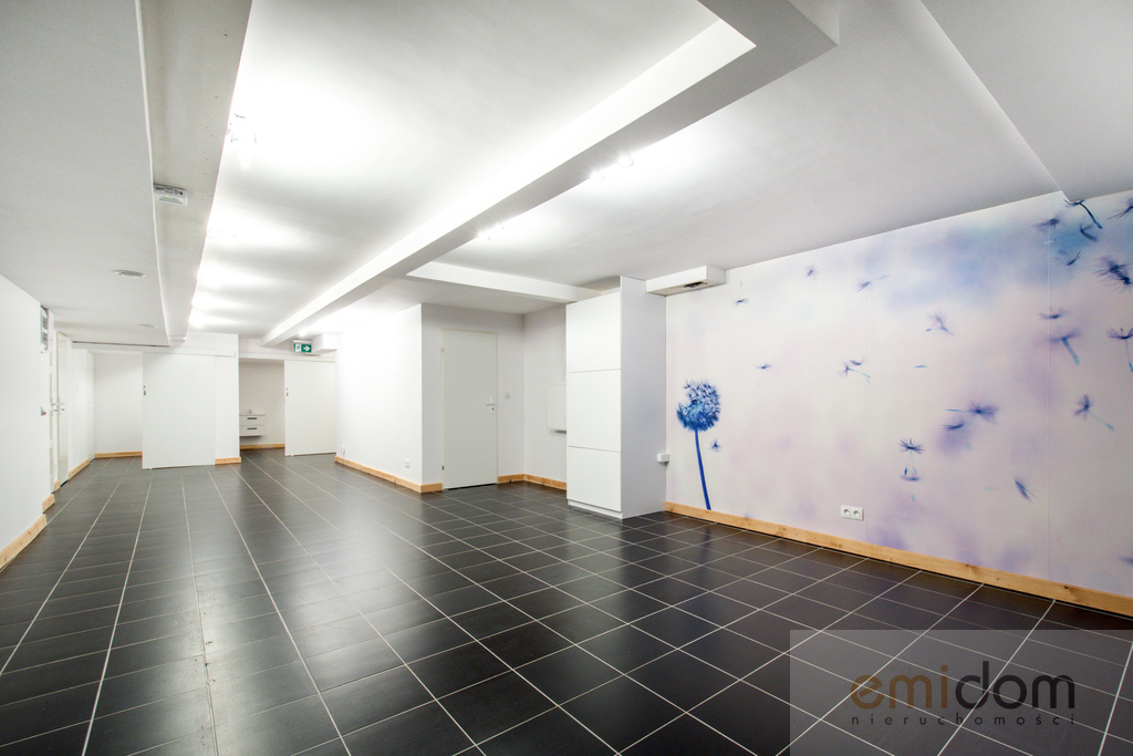 LOKAL USŁUGOWY Z WITRYNAMI | PIASTÓW CENTRUM