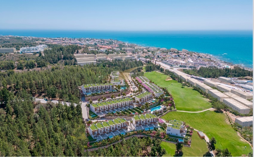 Nowoczesne domy blisko plaży i pola golfowego
