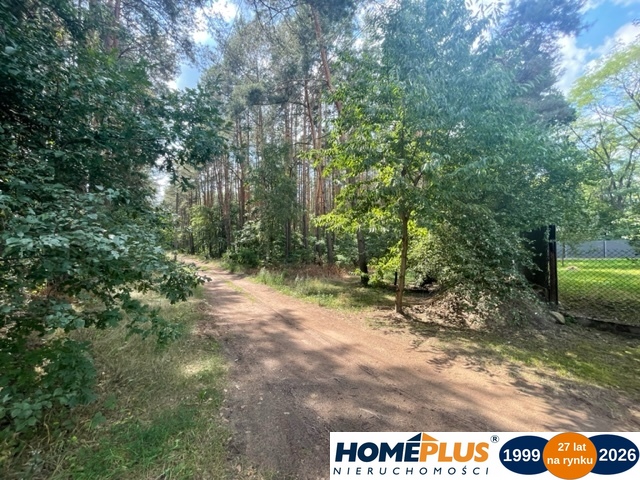 Cicha ustawna działka przy lesie 20min od W-wy
