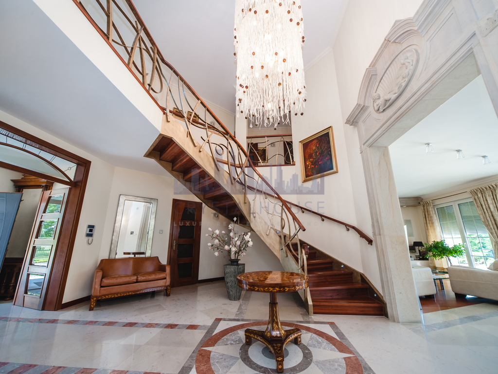 Unikatowa willa z basenem pod Wrocławiem