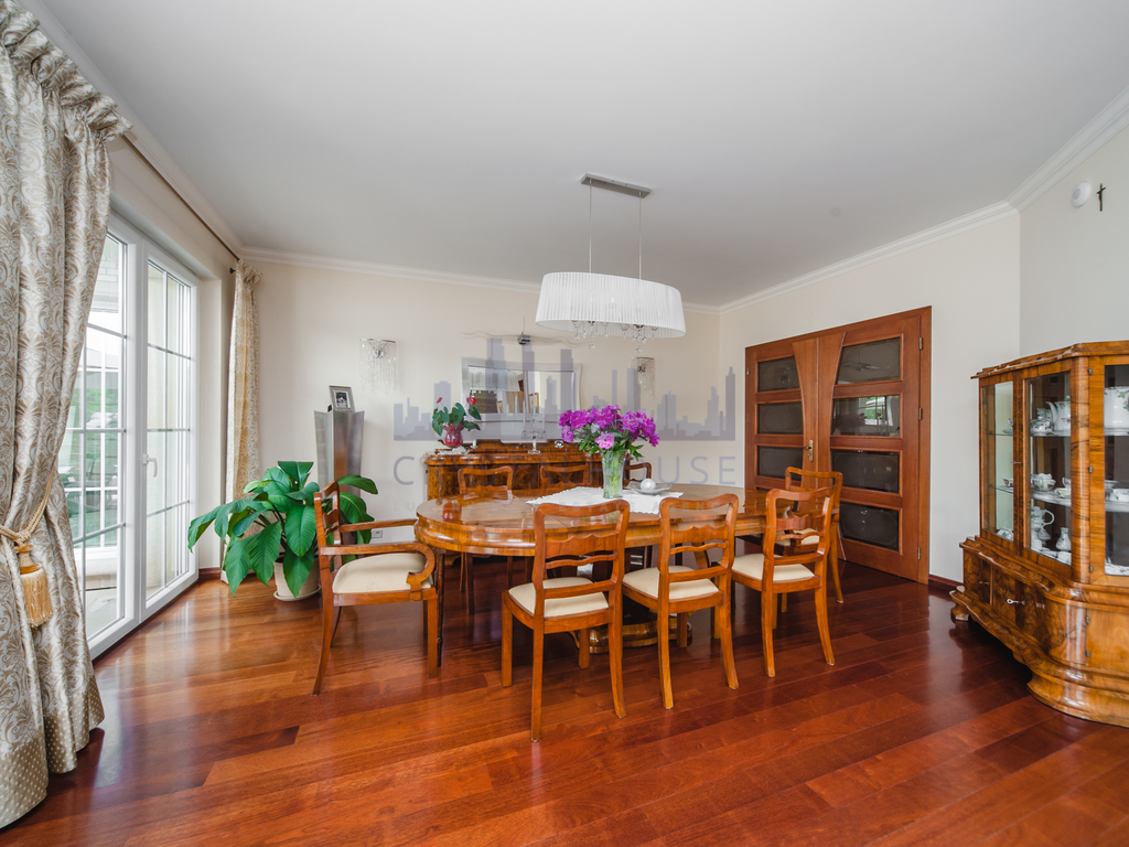 Unikatowa willa z basenem pod Wrocławiem