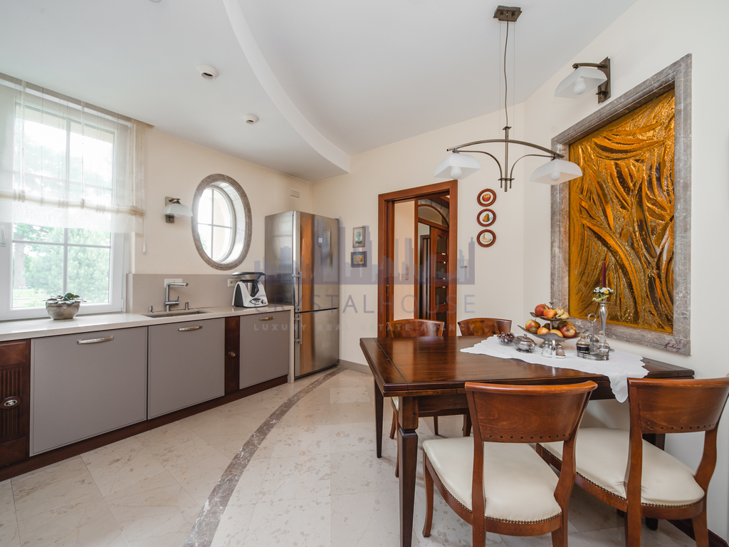 Unikatowa willa z basenem pod Wrocławiem