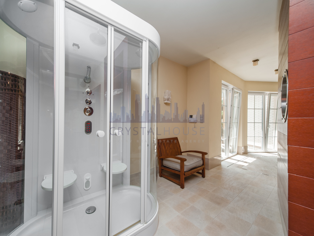 Unikatowa willa z basenem pod Wrocławiem