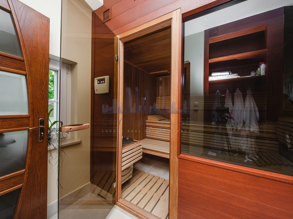 Unikatowa willa z basenem pod Wrocławiem