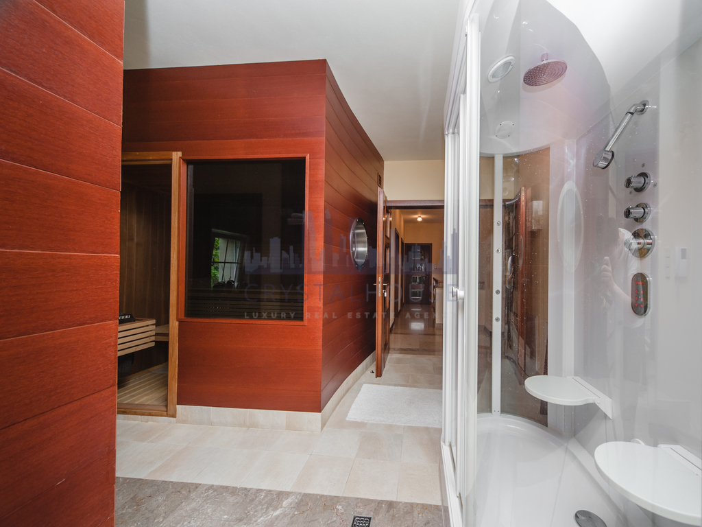 Unikatowa willa z basenem pod Wrocławiem