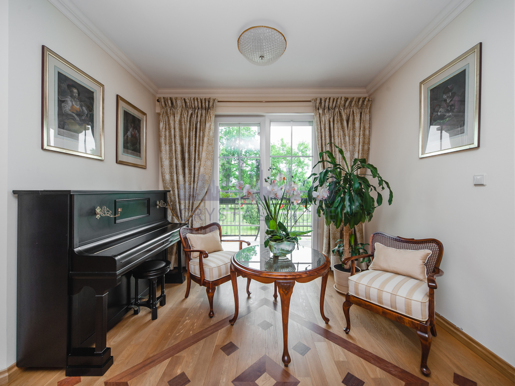 Unikatowa willa z basenem pod Wrocławiem