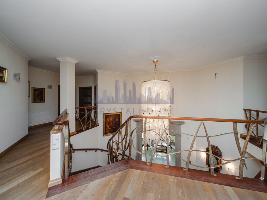 Unikatowa willa z basenem pod Wrocławiem