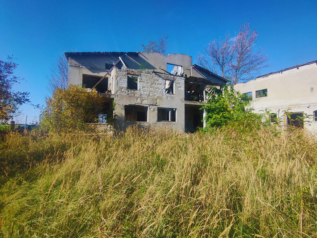 Folwark nad rzeką Miazgą