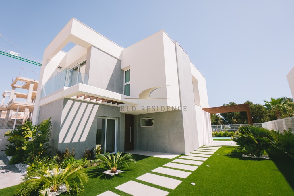 Wolnostojące wille z basenem