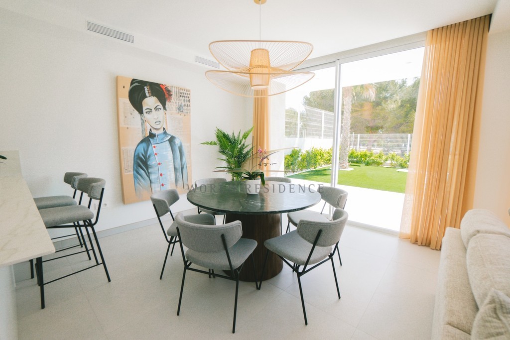 Wolnostojące wille z basenem