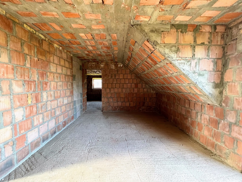 Dom piętrowy do własnej aranżacji Zarzecze