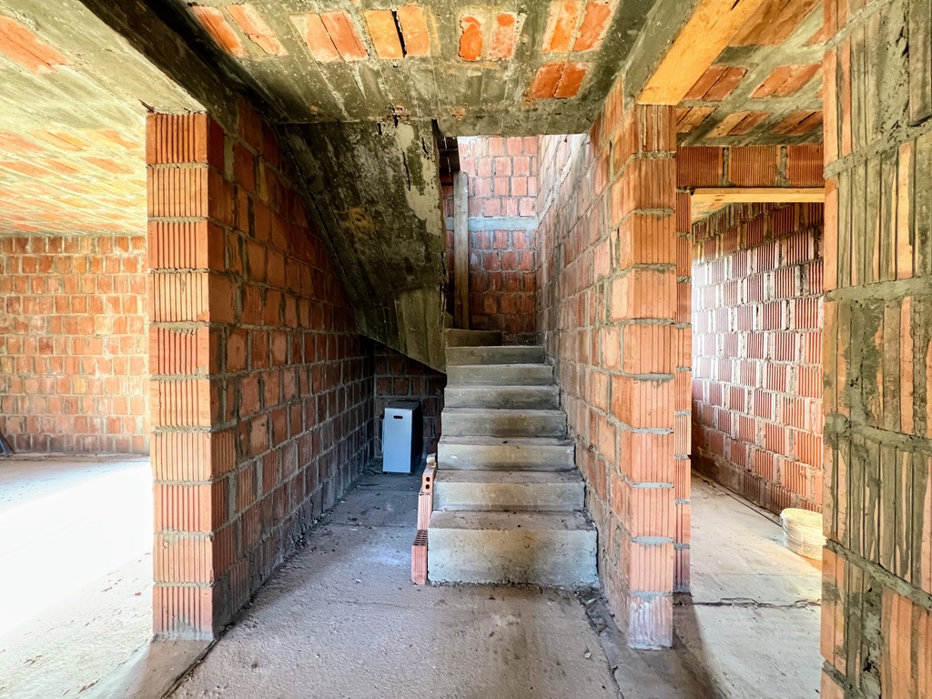 Dom piętrowy do własnej aranżacji Zarzecze