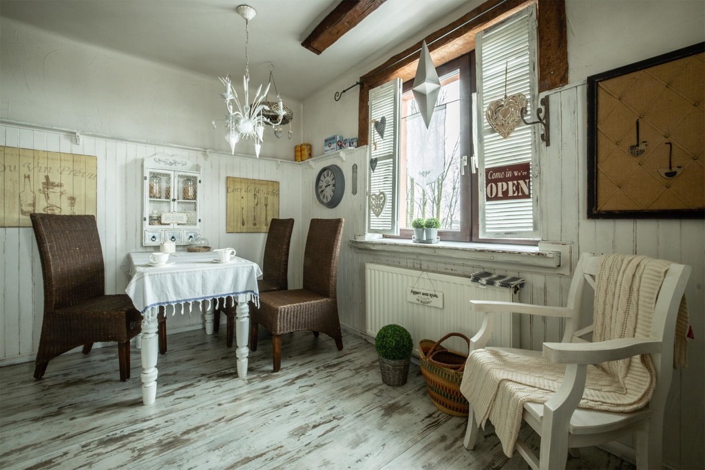 Dwa mieszkania pod jedynym dachem blisko Głowno