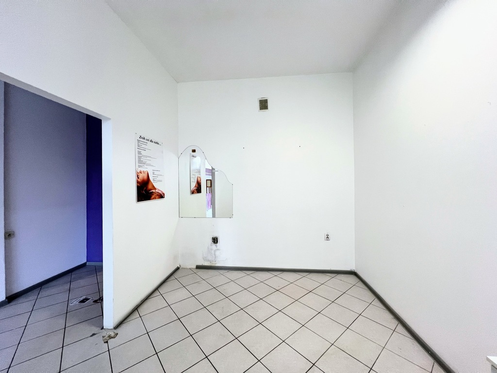 Lokal z dostępem do wody 58 m2 Pobitno