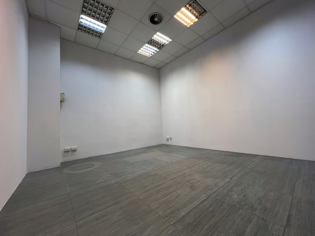 Lokal handlowo-usługowy 16 m2 w centrum