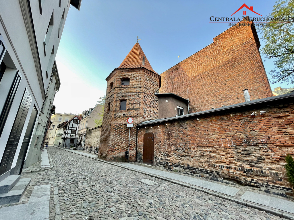 Unikat gotycka baszta "Monstrancja" na sprzedaż